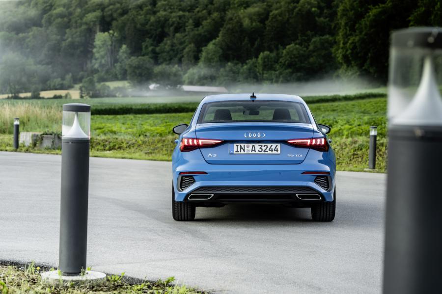  Audi A3 Sedan 35 TDI S-Line 2020 года  (WW) (фото 6 из 42)